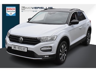 Volkswagen T-Roc 1.5 TSI Style Carplay Navigatie | Adaptieve Cruise | Trekhaak | 12 mnd BOVAG garantie | Whatsapp 06-53188999
