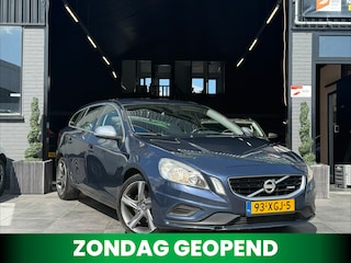 Volvo V60 1.6 T3 R-Design|2e eig|NAP|AUT|PDC|Trekhaak|Cruise