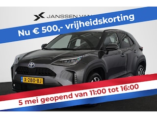 Toyota Yaris Cross 1.5 Hybrid Dynamic Automaat / Panoramadak / Winterpakket / Camera / LED