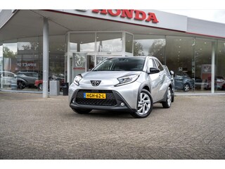 Toyota Aygo 1.0 First Edtion Automaat | 1e eigenaar | Dealeronderhouden | Climate control | Adaptieve cruise control | Stoelverwarming | Camera