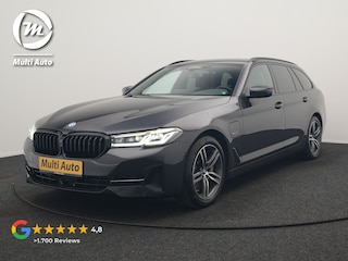 BMW 5-serie Touring 530e High Executive PHEV 293pk Dealer O.H. Achteras besturing | Trekhaak Af Fabriek | Adaptive Cruise | Camera | Lederen Sportstoelen Memory & Verwarmd | Sfeerverlichting | Stuur Verwarmd | Blis | Apple Carplay | Navigatie | DAB |