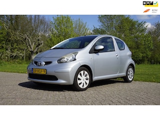 Toyota Aygo 1.0-12V + Navigatie