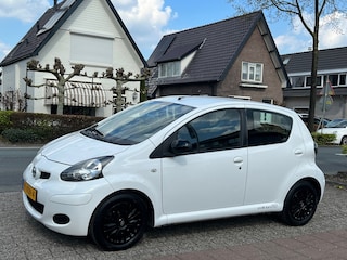 Toyota Aygo 1.0-12V 115.000 km NL-AUTO-NAP