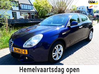 Alfa Romeo Giulietta 1.4 T 120pk Distinctive 2e eig. Clima Cruise Trekhaak