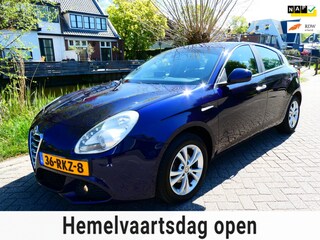 Alfa Romeo Giulietta 1.4 T 120pk Distinctive 2e eig. Clima Cruise Trekhaak