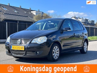 Volkswagen Polo 1.4-16V Trendline 5DR*Stoelverwarming*Airco*LM velgen*Elektrische ramen*APK*