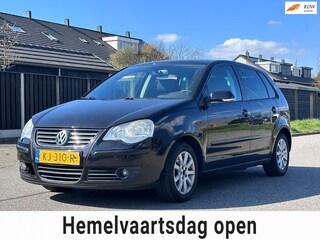 Volkswagen Polo 1.4-16V Trendline 5DR*Stoelverwarming*Airco*LM velgen*Elektrische ramen*APK*