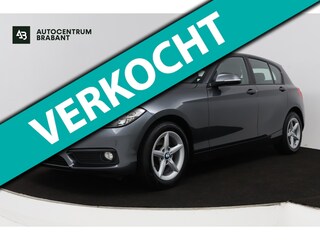 BMW 116i Essential (NAVIGATIE, CRUISE CONTROL, PARKEERSENSOREN)