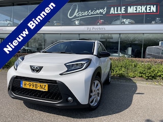 Toyota Aygo 1.0 VVT-i MT first Achteruitrijcamera - Airco - Apple carplay - Bluetooth - Cruise control - Led verlichting -  Licht metalen velgen 17 inch - Radio - Mistlampen - Stuur multifunctioneel - Stuur leder - Elektrische ramen voor - Regensensor - Start/stop systeem