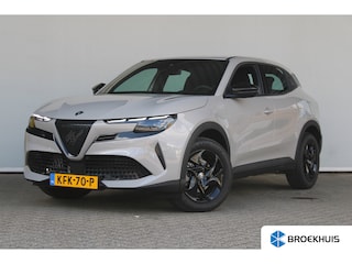 Alfa Romeo Junior 1.2 Turbo Hybrid Ibrida | Adaptieve cruise control | Full-LED | Parkeersensoren achter | Apple Carplay/ Android Auto |