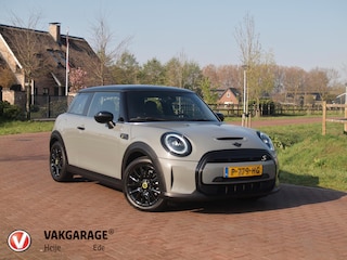 Mini Mini Classic 33 kWh | Apple Carplay | Cruise Control | Parkeersensoren | NL-Auto |