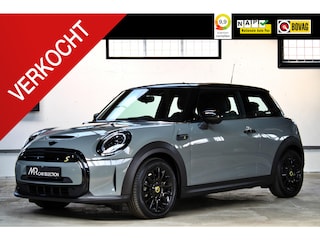 Mini Mini Classic 33 kWh | Apple Carplay | Stuurwielverwarming | Camera | NL auto | 1e eigenaar | BTW | SOH 97% |