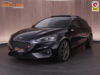 Ford Focus ST-3 2.3 280pk |dealer onderhouden|19" sparco|panoramadak|head-up|B&O|adaptive LED|Apple carplay|parkeercamera|adaptive cruise control|winterpack|