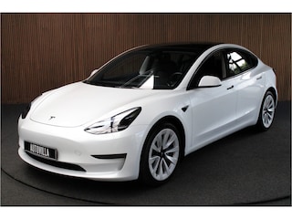 Tesla Model 3 RWD ACC Autopilot Stuurverwarm. PDC Leer Navi Panoramadak 360° Elektr. achterklep Stoelverwarming voor & achter Climate voor & achter LM velgen