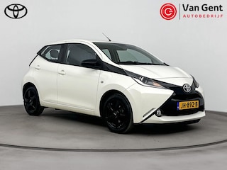Toyota Aygo 1.0 VVT-i x-play | Airco | Camera | Bluetooth | 15 inch | Elektrische ramen voor