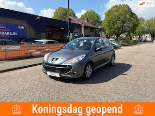 Peugeot 206 1.1 XS AIRCO + NIEUWE APK!