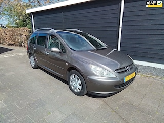 Peugeot 307 SW 1.6 16V Premium NL auto. Nap km150 000 Zeer lux,s Airco trekhaak