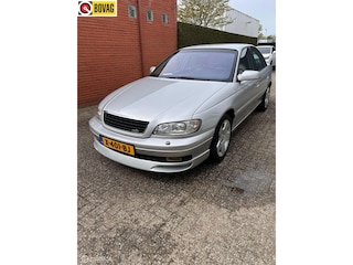 Opel Omega 2.6i V6 Elegance, Irmscher onderdelen, leer