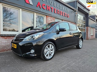 Toyota Yaris 1.5 Full Hybrid Dynamic Panoramadak! Camera! Navigatie! Airco/Clima! Cruise Control! Nette Auto! NAP!