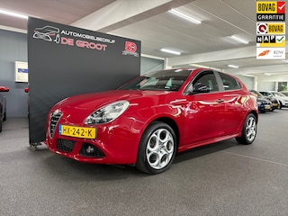 Alfa Romeo Giulietta 1.4 T Sprint/ NL auto/ Automaat/ LMV/ Parkeersensoren achter
