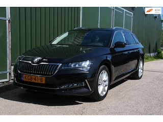 Skoda Superb Combi 1.4 TSI iV Business Edition Plus, CLIMA, NAVIGATIE, CAMERA, VIRTUEEL DASHBOARD, STOELVERWARMD
