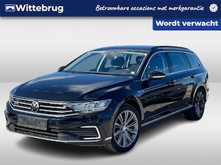 Volkswagen Passat Variant 1.4 TSI PHEV 218pk GTE / DSG Automaat Panoramadak / Trekhaak, elektrisch uitklapbaar / Navigatie / 18"LM Velgen