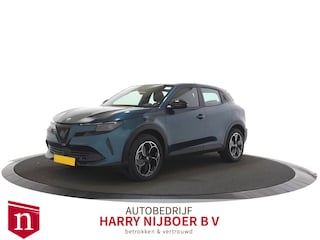 Alfa Romeo Junior Elettrica 54 kWh SOH 97% / Parkeerhulp / Carplay