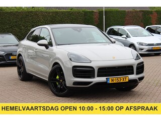 Porsche Cayenne 3.0 E-Hybrid / Panoramadak / 360Camera / Sportdesign+Chrono / Luchtvering / 22'' / Sportuitlaat / Dodehoek / DAB / Bose / Stoelverwarming 4x / Cruise Control