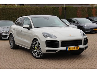 Porsche Cayenne 3.0 E-Hybrid / Panoramadak / 360Camera / Sportdesign+Chrono / Luchtvering / 22'' / Sportuitlaat / Dodehoek / DAB / Bose / Stoelverwarming 4x / Cruise Control