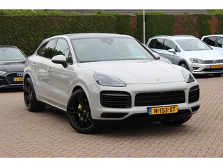 Porsche Cayenne 3.0 E-Hybrid / Panoramadak / 360Camera / Sportdesign+Chrono / Luchtvering / 22'' / Sportuitlaat / Dodehoek / DAB / Bose / Stoelverwarming 4x / Cruise Control