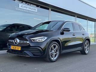 Mercedes-Benz GLA 200 AMG Line automaat , wegklapbare trekhaak , achteruitrijcamera