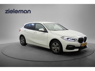 BMW 118i Executive Edition - Digitaal Cockpit, Carplay, Camera, Clima, PDC