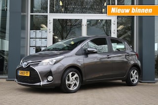 Toyota Yaris 1.5 HYBRID TR BITONE, All Season banden, Camera etc.