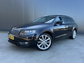 Skoda Octavia Combi 1.2 TSI Businessline 1e EIGENAAR MEMORY STOEL TREKHAAK NAVI CRUISE ECC