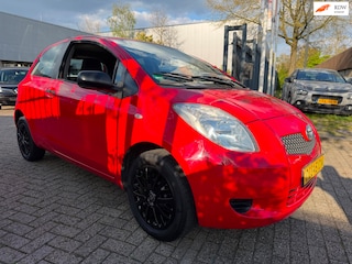 Toyota Yaris 1.0 VVTi +airco, elec pakket, 1e eigenaar 94.000 km, apk t/m 30-11-2027 zeer mooie auto, rijklaar
