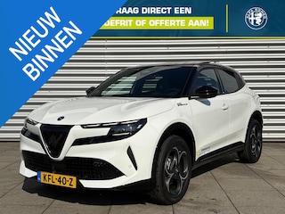 Alfa Romeo Junior 1.2 Turbo Hybrid Ibrida Sport Speciale | Schuif kanteldak | Alcantara interieur | Pack Techno