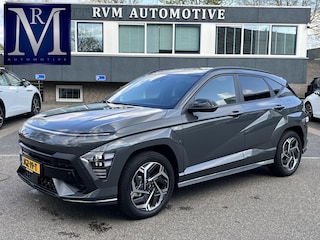 Hyundai Kona 1.6 GDI HEV N Line 1000KM! | ORIG. NL. NAP| ADAPTIEVE CRUISE CONTROL | SOH 100%! | BOSE AUDIO INSTALATIE | 360° CAMERA | 5 JAAR FABRIEKSGARANTIE| STOELVERWARMING + VENTILATIE|