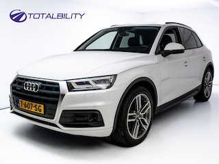 Audi Q5 50 TFSI e quattro 300 PK | Panormadak | Luchtvering | Elec. trekhaak | Stoel- Stuur_ & Achterbankverw. | Digitaal dashboard, Elec. achterklep, Navigatie, Adaptive Cruise control