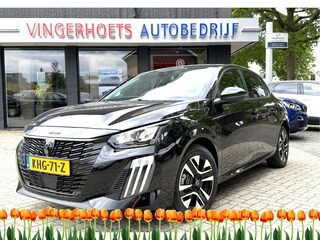 Peugeot 208 100 Pk Benzine * Sportieve Allure * Navigatie & Spotify draadloos via Apple Carply / Android Auto op groot Touch Screen scherm * L.M. Velgen * Parkeersensoren * Climate & Cruise Control * Vingerhoets; Vierde Generatie Eersteklas Service. Al meer dan 100 jaar een begrip in de Brabantse Kempen.
