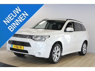 Mitsubishi Outlander 2.0 PHEV Instyle | Schuif- kanteldak | Trekhaak | Camera