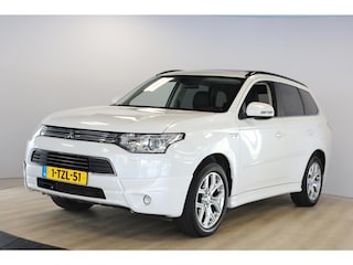 Mitsubishi Outlander 2.0 PHEV Instyle | Schuif- kanteldak | Trekhaak | Camera