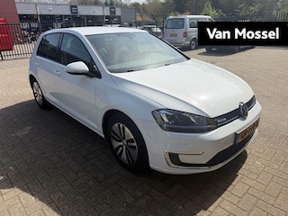 Volkswagen Golf 116 PK | Automaat | Cruise Control | Stoelverwarming | Climate controle | Navigatie | Achteruitrij Camera | Getinte Ramen |