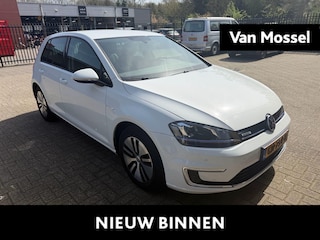 Volkswagen Golf 116 PK | Automaat | Cruise Control | Stoelverwarming | Climate controle | Navigatie | Achteruitrij Camera | Getinte Ramen |