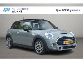 Mini Mini 192pk Chili Serious Business | JCW Pakket | Panoramadak | Keyless | Camera | Harman/kardon | Winter Pakket