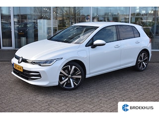 Volkswagen Golf 1.5 eHybrid 204PK DSG-6 Life Edition | TREKHAAK | STOEL + STUURVERW. | 18 INCH | NAVIGATIE | APP CONNECT