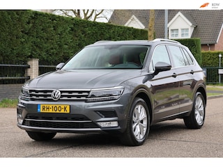 Volkswagen Tiguan 2.0 TSI 4Motion Highline | PANO | CARPLAY | VIRTUAL COCKPIT | CAMERA | TREKHAAK | MOOIE GOED ONDERHOUDEN AUTO |