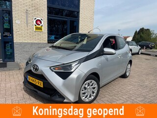Toyota Aygo 1.0 VVT-i x-play- camera-carplay- NL auto