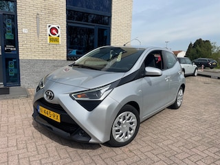 Toyota Aygo 1.0 VVT-i x-play- camera-carplay- NL auto