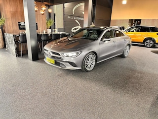 Mercedes-Benz CLA 180 Luxury Line stoelverwarming/Ambilight/Navi/Dealeronderhouden