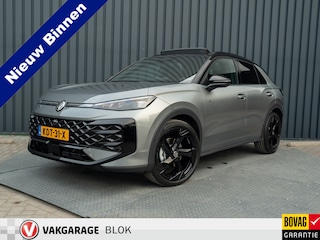 Volkswagen T-Roc 1.5 eTsi R-Line First Edition | Trekhaak wegkl. | 360 Camera | Panodak | Harman/Kardon | Prijs Rijklaar!!